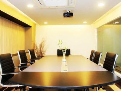 Hotel Golden Tulip Mandison Suites