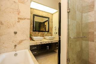 Apartamentos El Faro Residences