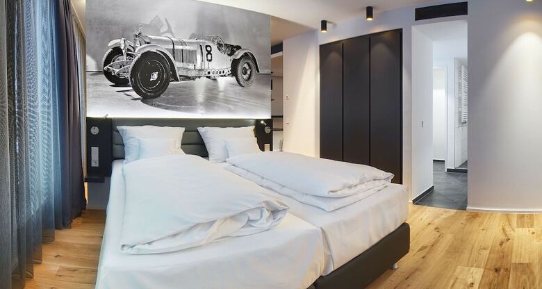 V8 Hotel Motorworld Region Stuttgart, Bw Premier
