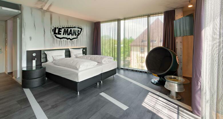 V8 Hotel Motorworld Region Stuttgart, Bw Premier