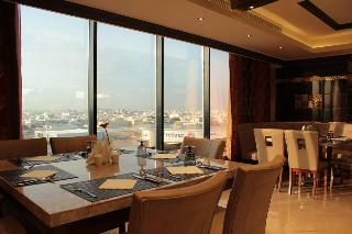 Platinum Suites Hotel Apartments