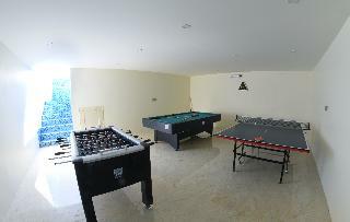 Garden Plaza Hotel