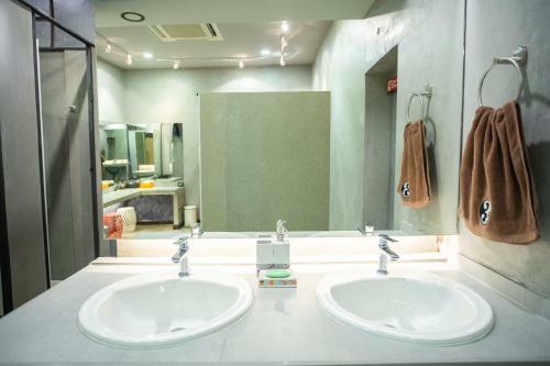 Bed & Breakfast Third Rock Hostel