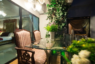 Diamond City Hotel
