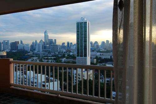 Hotel Pantip Suites