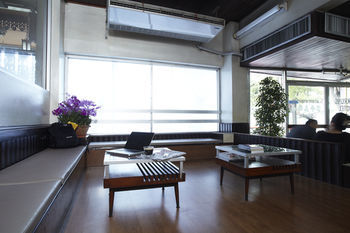 The Krungkasem Srikrung Hotel