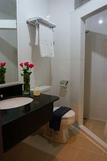 J Two S Pratunam Hotel