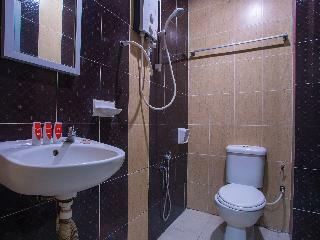 Oyo 44010 Royals Star Hotel