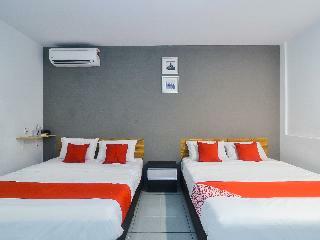 Oyo 89465 Golden Lounge