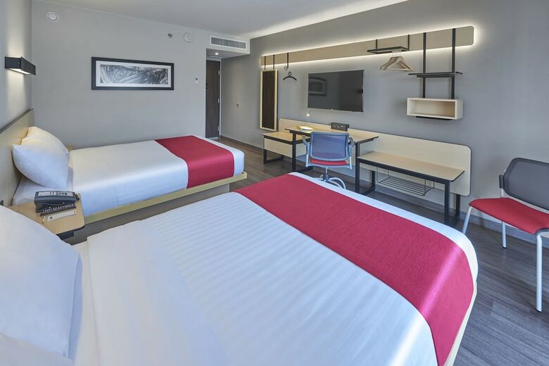 Hotel City Express Comit�n