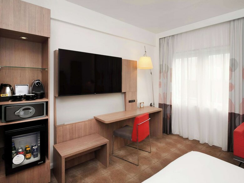 Hotel Novotel London West