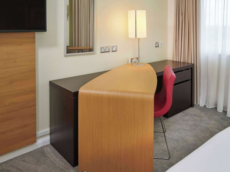 Hotel Novotel London West