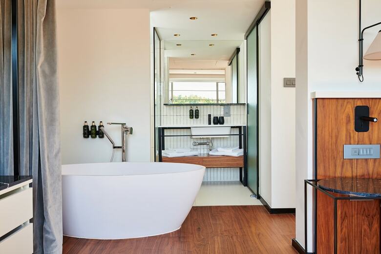Melia White House Hotel