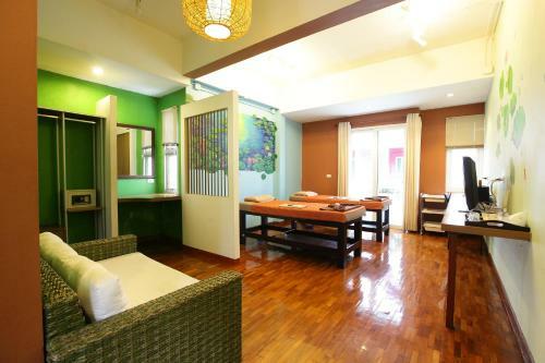 Serene Bangkok Bed And Breakfast