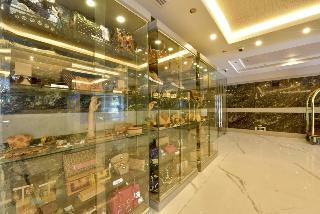 Bram Hotel & Suites