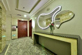 Bram Hotel & Suites