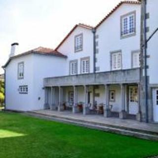 Apartamentos Melo Alvim