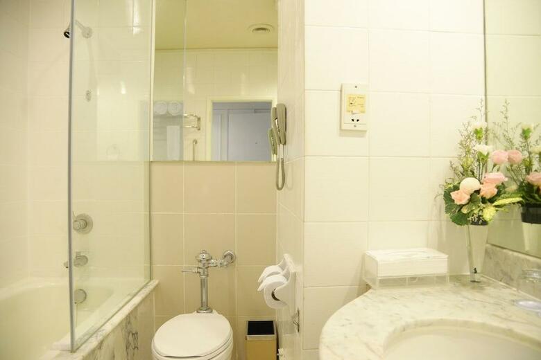 Hotel Royal Princess Larn Luang