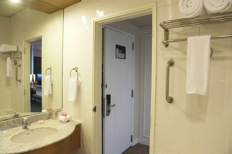 Hotel Royal Princess Larn Luang
