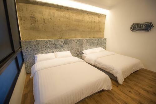 Glur Bangkok Hostel & Coffee Bar
