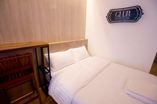 Glur Bangkok Hostel & Coffee Bar