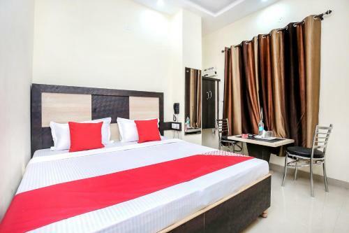 Hotel Oyo 14926 Ak Residency