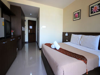 Hotel Airport Resident 2