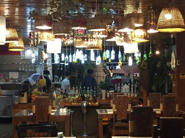 Hotel Log Home Boutique