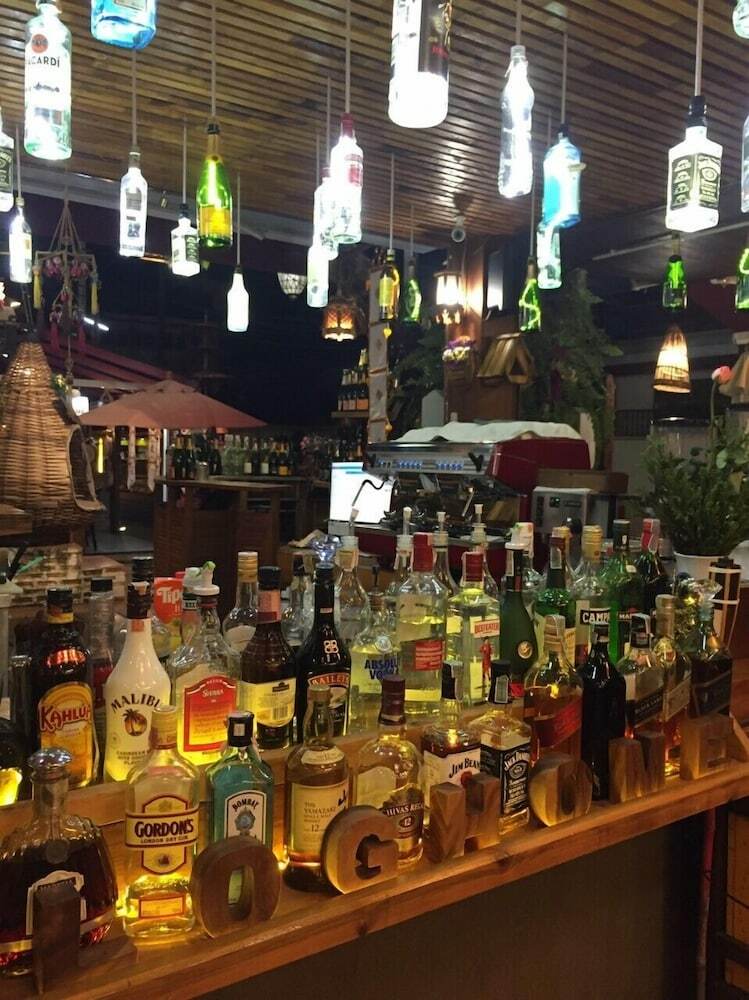 Hotel Log Home Boutique
