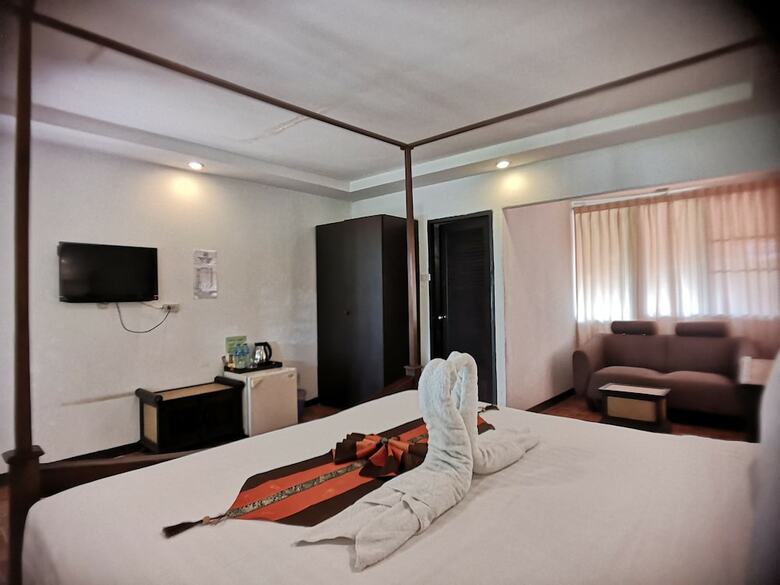 Hotel Baan Thai Resort