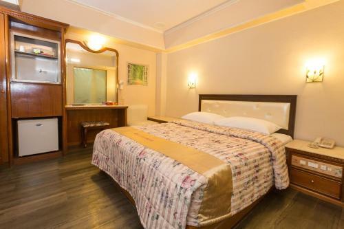 Spring Art Hotel
