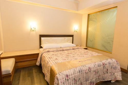Spring Art Hotel