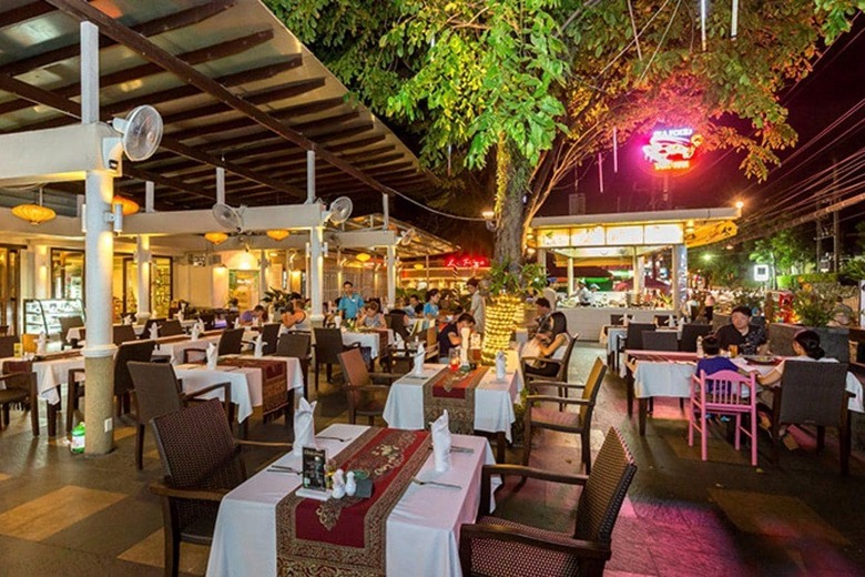 Hotel Thara Patong Beach Resort & Spa