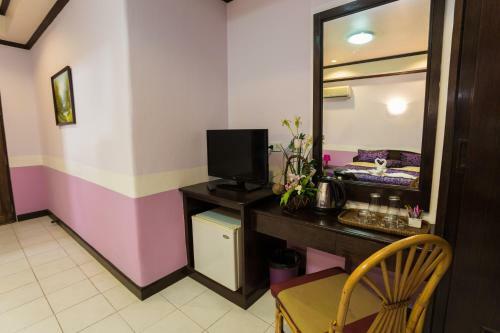 Posada Grand Orchid Inn