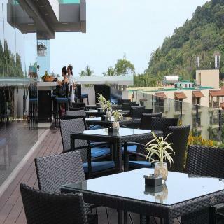 Hotel Absolute Twin Sands Resort & Spa