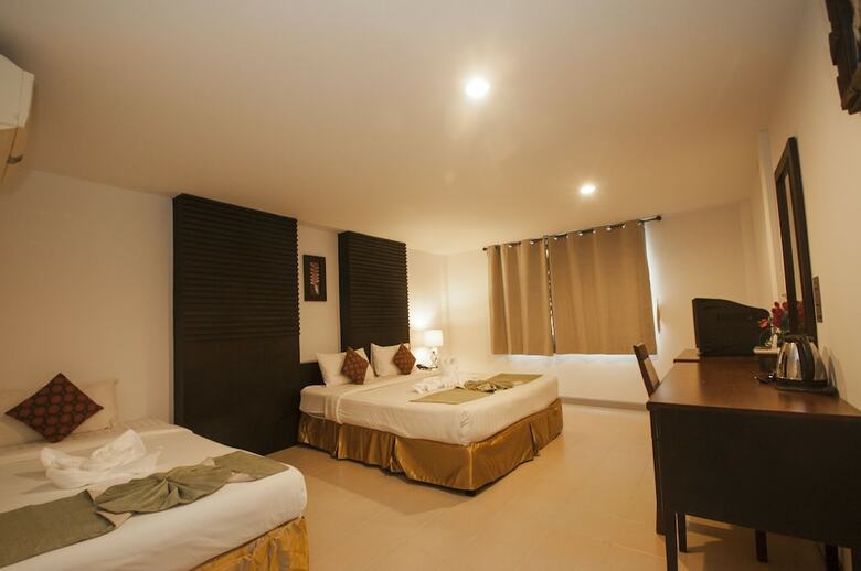 Hostal Sino House Patong