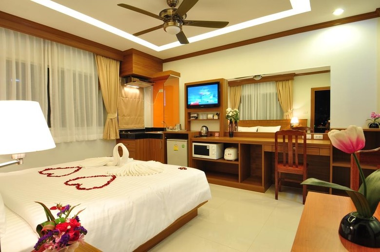 Greenharbor Hotel & Service Apartment