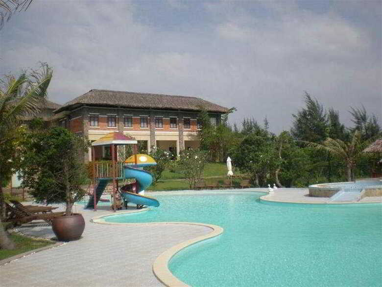 Hotel Lazi Beach Resort