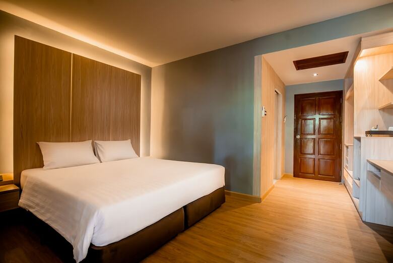 Hotel Thanthip Beach Resort