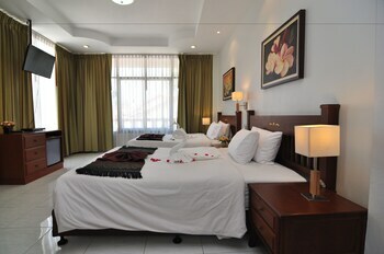 Hyton Leelavadee Hotel