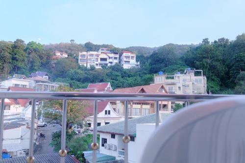 Hotel Patong Eyes