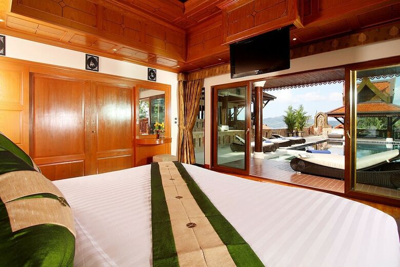 Reuan Thai Villa