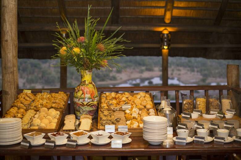 Hotel Victoria Falls Safari Suites