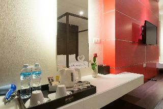 Alfresco Phuket Hotel