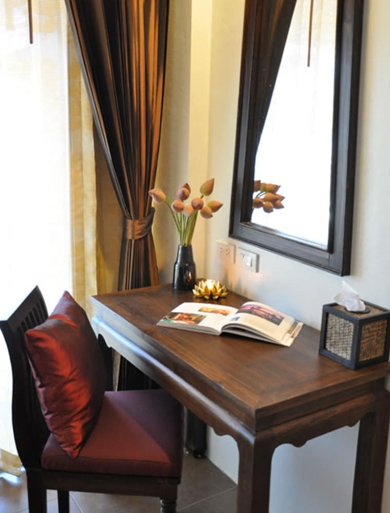 Tanawan Phuket Hotel