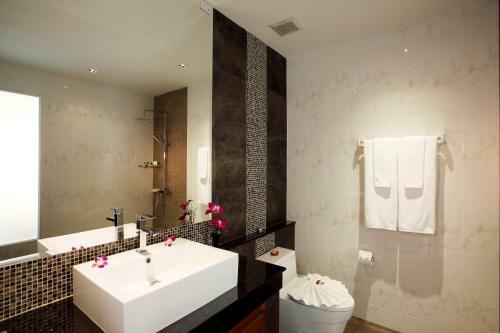 Kata Sea View Villas