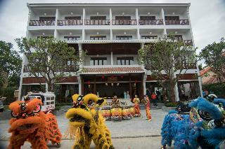Vinh Hung Old Town Hotel