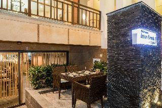 Hotel The Blossom Premier Beach Front