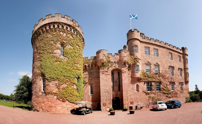 Hotel Dalhousie Castle