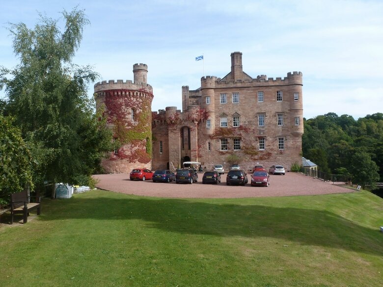 Hotel Dalhousie Castle